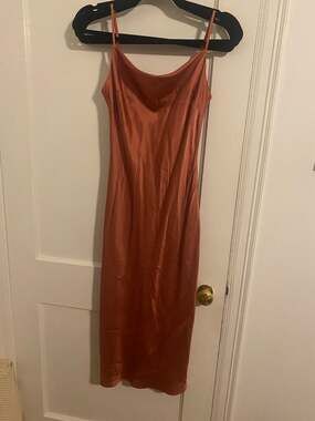 El Orange Satin Midi Dress – FINESSE